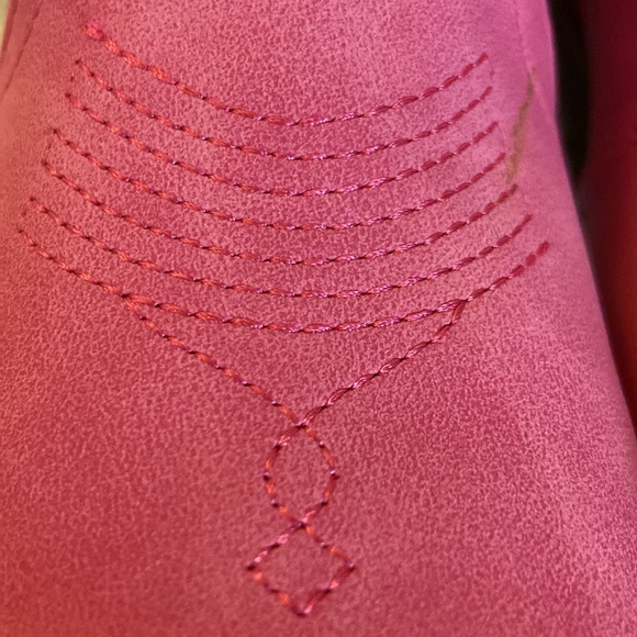 Hot Pink boots 🩷 - Picture 8 of 10